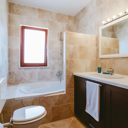 Holiday home 5 Bedroom Beautiful In *