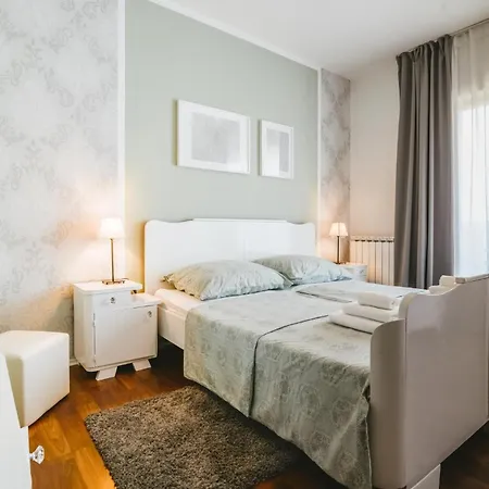 Holiday home 5 Bedroom Beautiful In