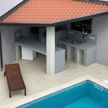 Holiday home Front In
