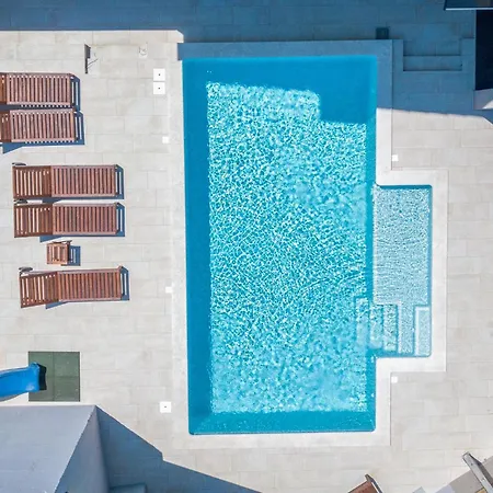 Holiday home 5 Bedroom Beautiful In *
