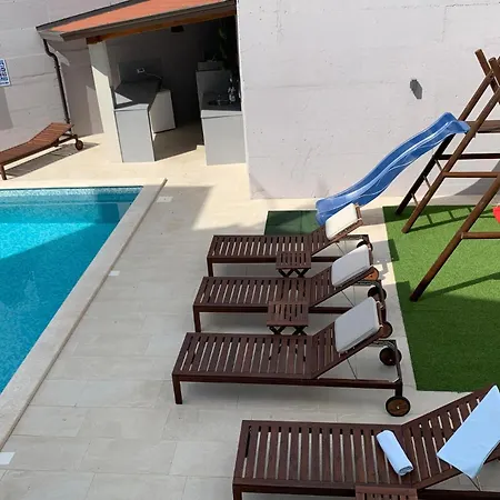 Holiday home Front In Pula