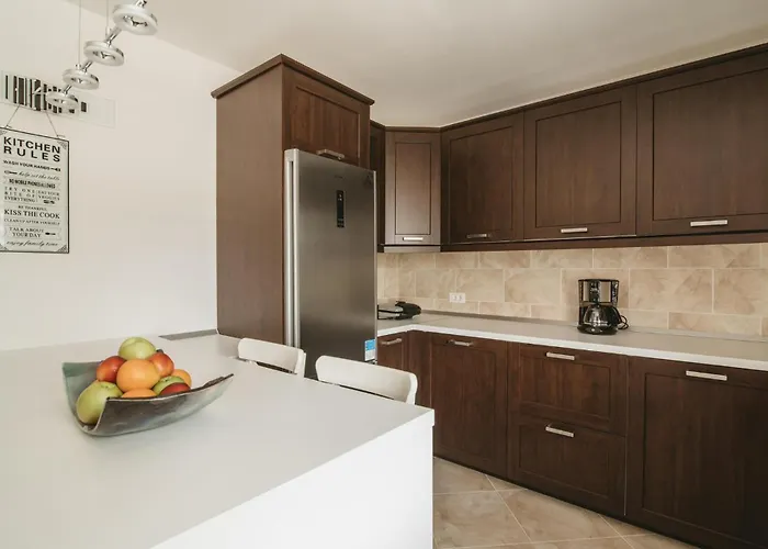 5 Bedroom Beautiful In 普拉