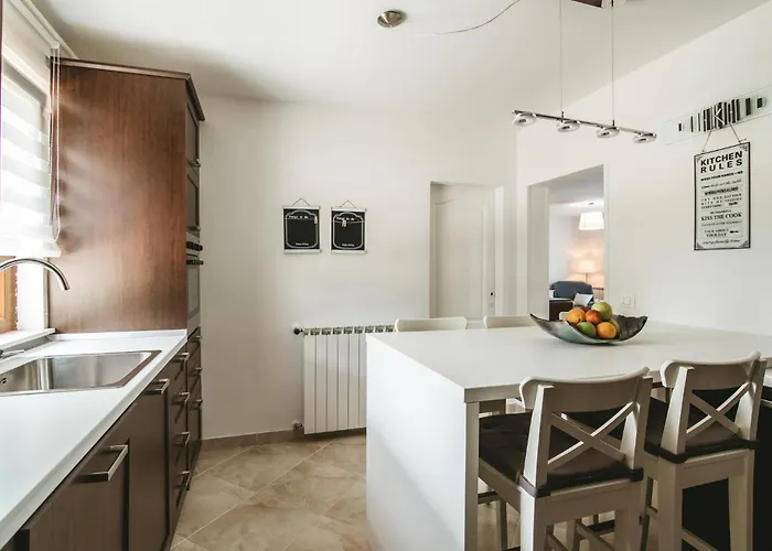 度假居 5 Bedroom Beautiful In *