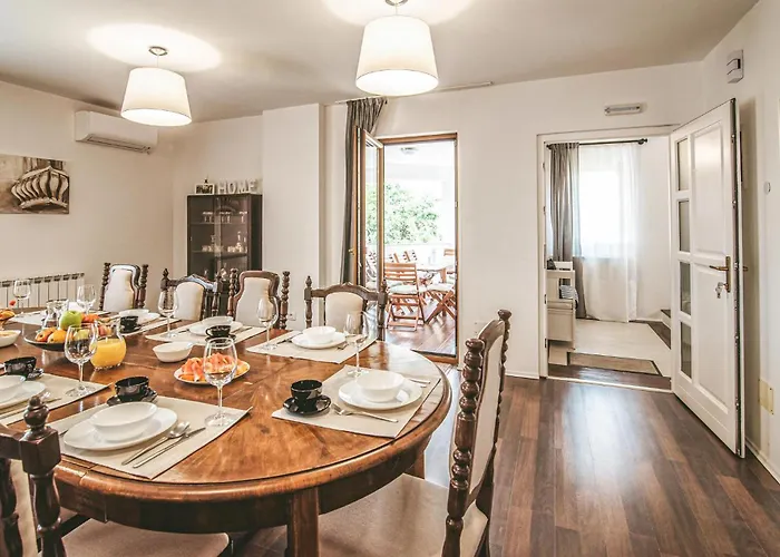 5 Bedroom Beautiful In 普拉